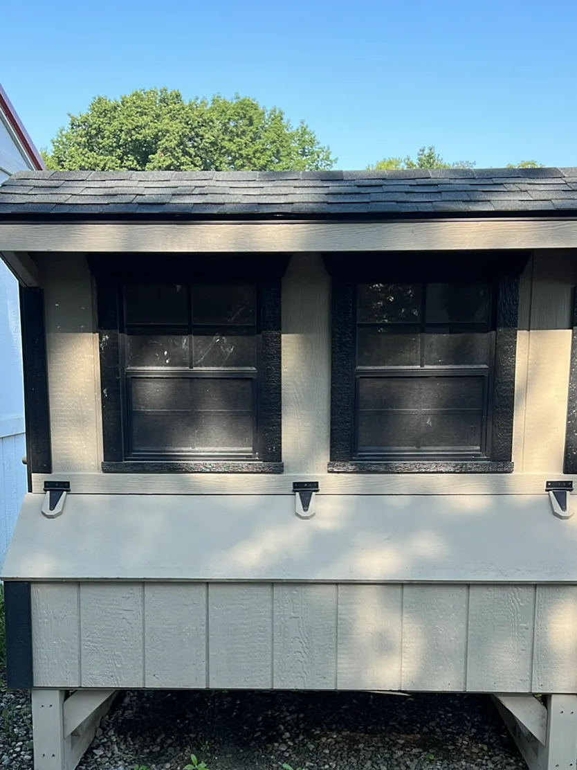 Chicken Coop on the lot in Hartville