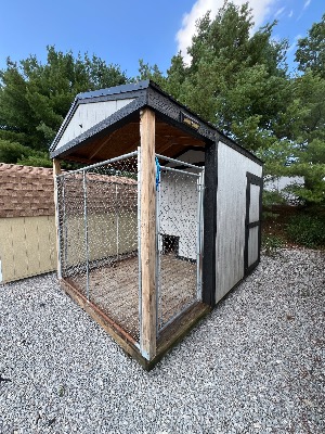 8x12’ Kennel dog house on the lot in Hartville - photo 2 of 4