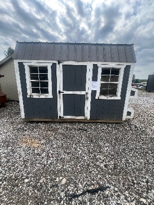 8x12’ Chicken Coop on the lot in Hartville - photo 1 of 4