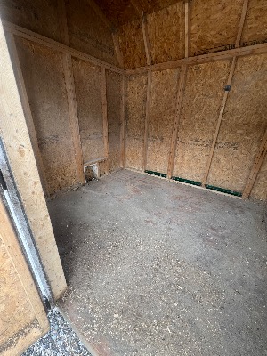 8x12’ Chicken Coop on the lot in Hartville - photo 2 of 4